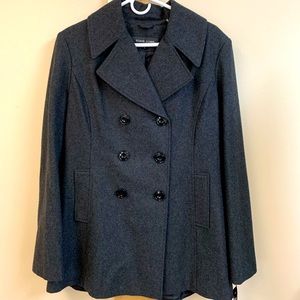 Never worn Women’s dark gray Peacoat w/tags